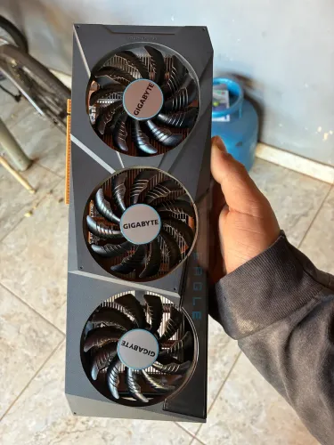 Placa de Vídeo Gigabyte Radeon RX 6600 EAGLE AMD, 8GB GDDR6, Preto