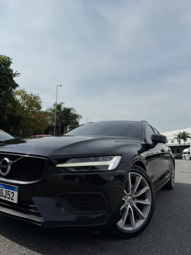 Volvo V60 T-5 Momentum 2.0 245cv 5P 2020