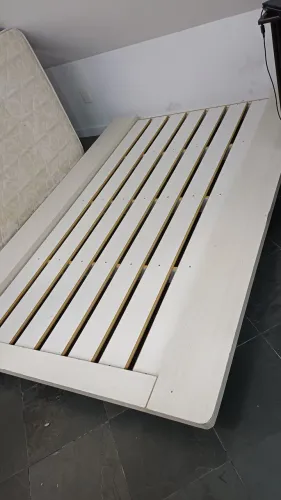 Cama de solteiro japonesa