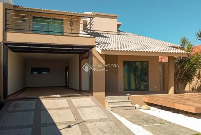 Auxiliadora Predial aluga Linda casa no bairro Balneário, Florianópolis.