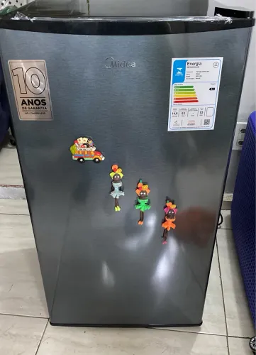 Frigo Midea 127V Inox 93L seminovo por apenas 700 reais