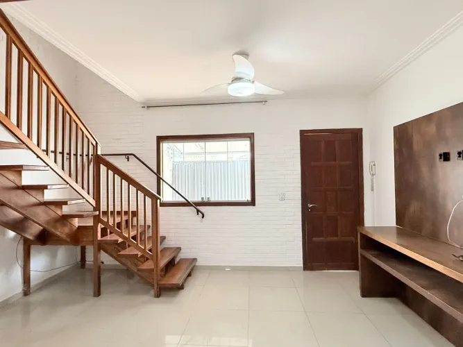 Casa 4 quartos com área gourmet em Morada de Laranjeiras - 2 suítes e Sol da manhã
