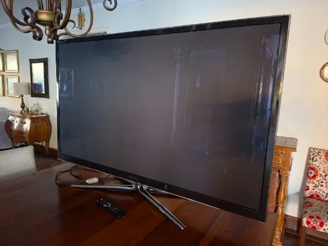 Tv Full HD Samsung 64" Plasma (defeito na placa fonte)