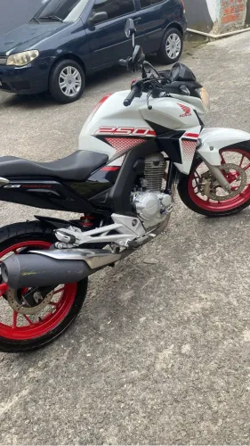 Vendo Cb twister 2022