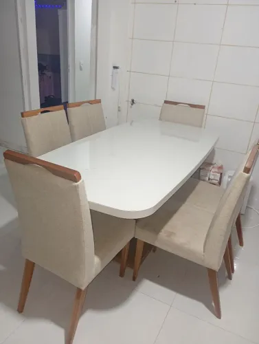 Jogo mesa com 6 cadeiras