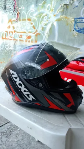 Capacete axxis semi novo