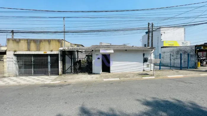 Casa à Venda, com 300m² de terreno, por R$ 450.000 - Vila Urupês, Suzano.