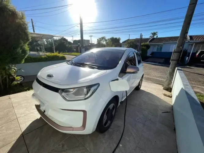 JAC E-JS1 62cv 5P Aut. (elétrico) 2023