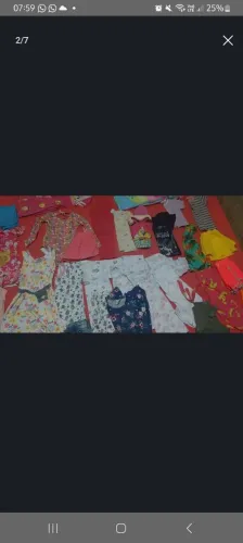 vendo lotinho de menina tamanho 5 6 anos pra informações zap *