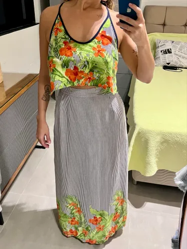 Conjunto Cropped e Saia Longa Estampa