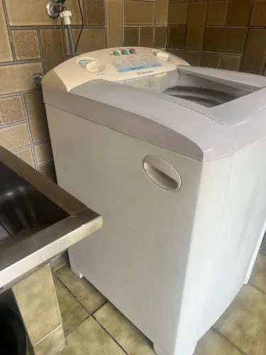 Máquina de Lavar Roupas Eletrolux 10kg