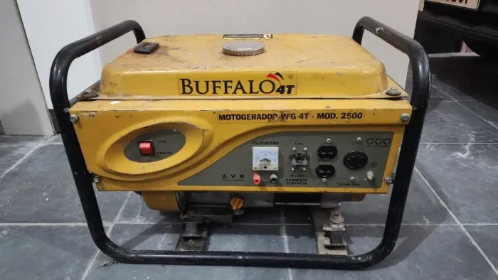 Motogerador gasolina Buffalo 2,6 kw bivolt modelo BFG4T mod 2500