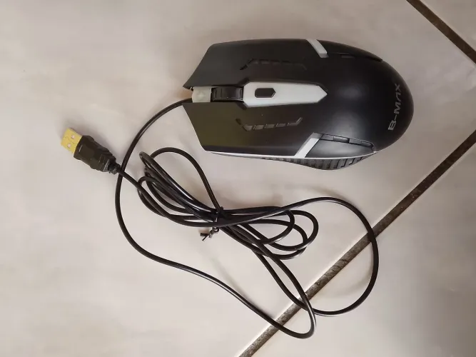 Vendo teclado e mouse
