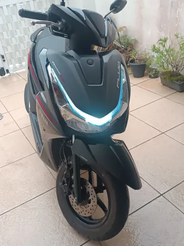 YAMAHA FLUO ABS HYBRID CONNECTED 2026 