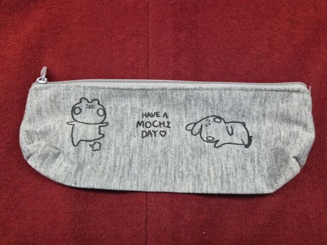 Estojo Cinza Fofo Coelhos "Have a Mochi Day" Kawaii NOVO