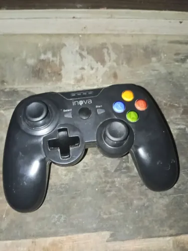 Controle muito bom e ainda vai carregador para ele de brinde apenas 70 reais