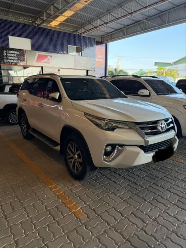 Toyota Hilux SW4 SRX 4X4 2.8 TDI 16V Dies. Aut. 2017
