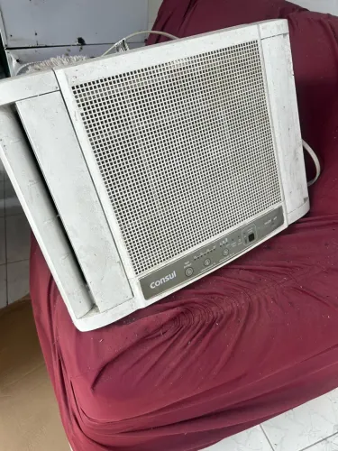 Ar Condicionado Consul Janela c/ Controle 7500 BTUs Frio 220V