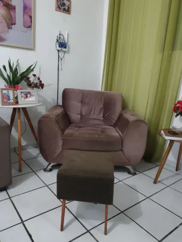 Cadeiras são 2 iguais