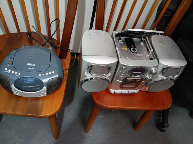 VENDO 2 APARELHOS DE SOM - R$ 180,00