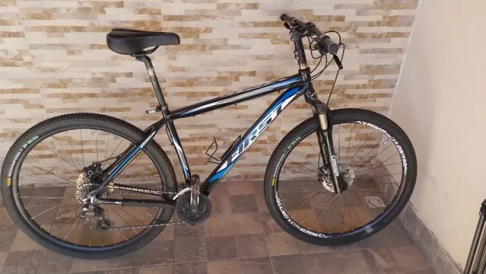 Bike First Aro 29 Shimano Altus Freio a Disco