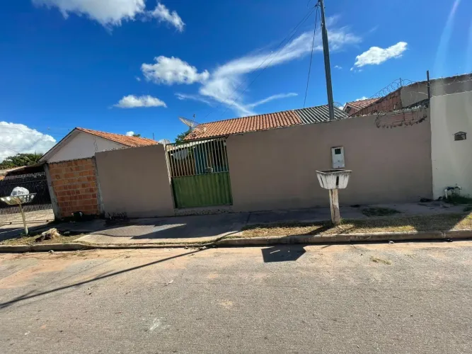 Vendo esta casa em cáceres MT