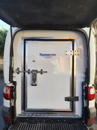 Refrigeração e isolamento térmico para Fiorinos e vans.