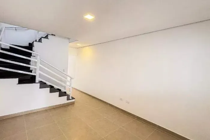 Sobrado à venda em Vila Pires, Santo André 3 dormitórios, 1 suíte, financiamento liberado