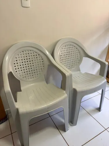 Cadeira de plástico
