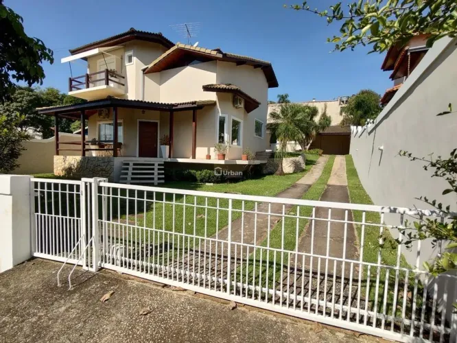 Casa à venda e para alugar em Cotia, Colina (Caucaia do Alto), com 3 quartos, com 285 m²