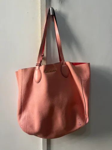 Bolsa MK em couro reversível