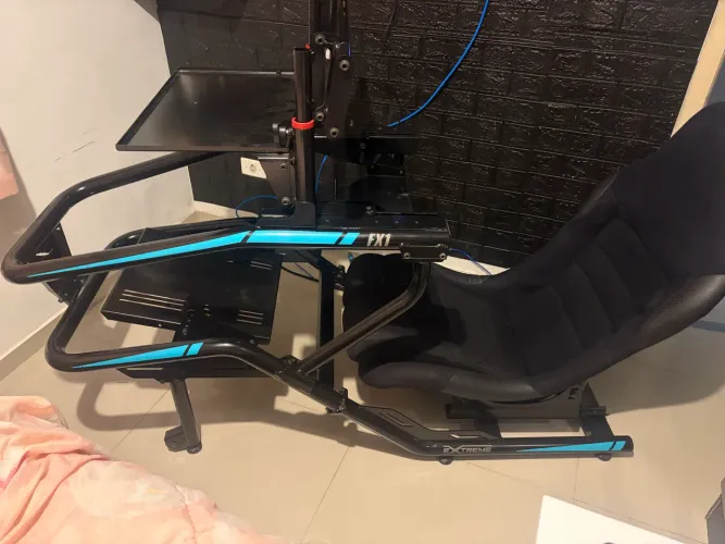 Cockpit de Sim Racing Extreme FX1 preto com verde - R$ 4.000
