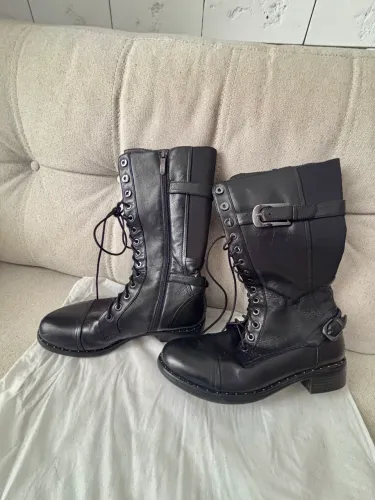 Bota de couro preto