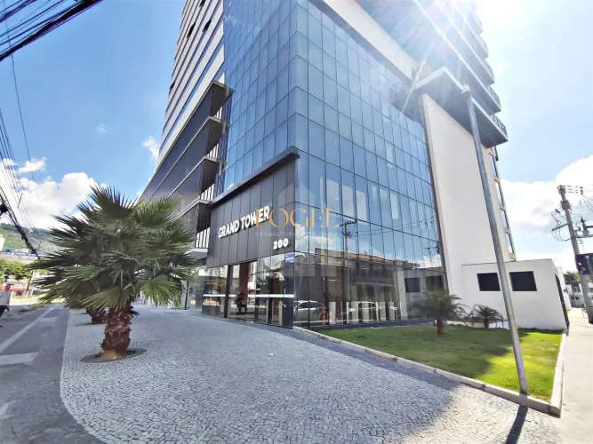 Centro/JF - Sala Comercial com ótima localização