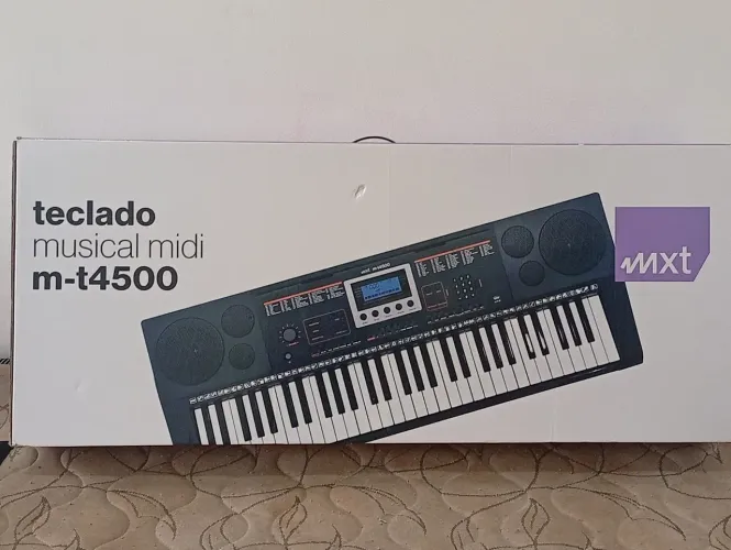 Teclado Musical Midi M-T4500 semi-novo 61 teclas várias funções...