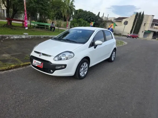Fiat Punto Attractive 1.4 Fire Flex 8V 5P 2013