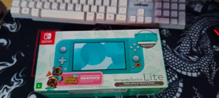 Nintendo switch lite animal crossing 