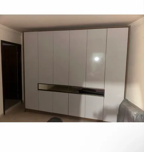 Guarda roupa 6 portas 