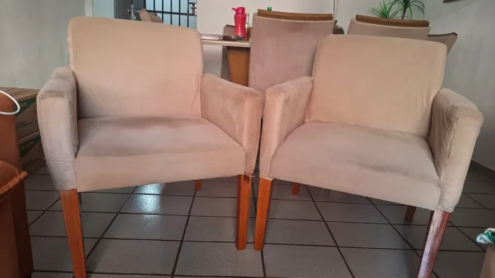 Par de poltrona decorativas em ótimo estado