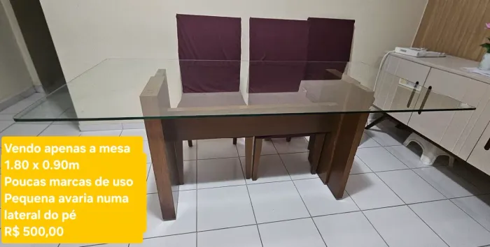 Vendo mesa de jantar sem cadeiras
