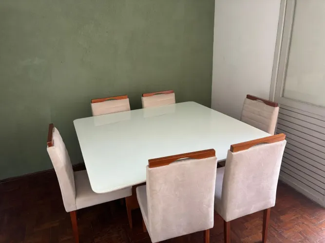Mesa 8 lugares - Tampa de vidro + 5 cadeiras