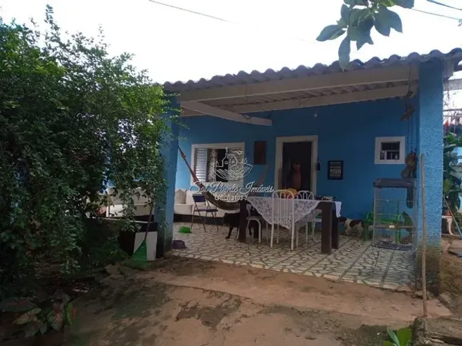 Chácara com duas casas e piscina