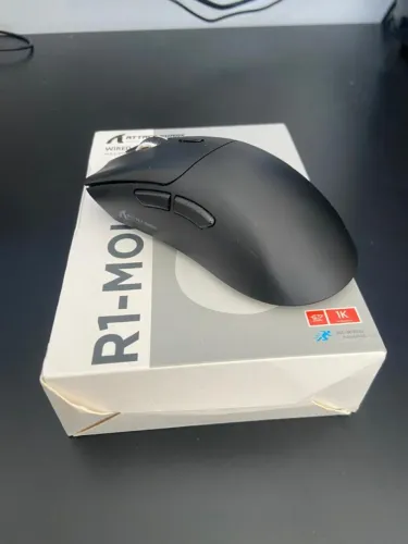 MOUSE ATTACK SHARK R1