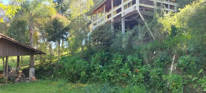 Casa em rancho queimado.