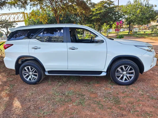 Toyota Hilux SW4 SRX 4X4 2.8 TDI 16V Dies. Aut. 2019