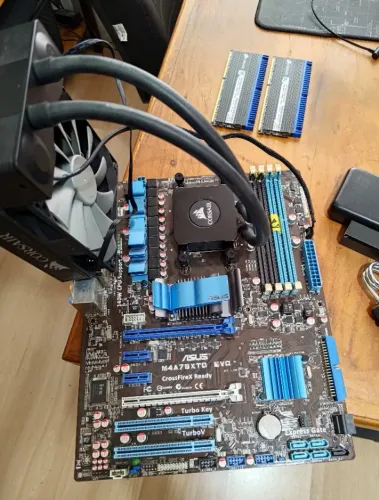Kit PC Completo - Asus M4A79XTD Evo + Phenom II Quad-Core + Water Cooler