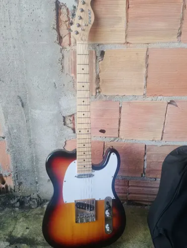 Guitarra Striberg