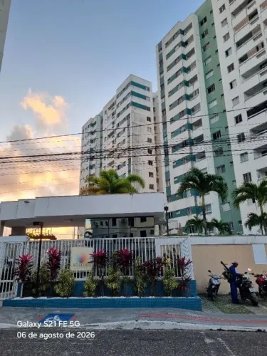 Apartamento com 3 dormitórios para alugar, 74 m² por R$ 2.635,10/mês - Jabotiana - Aracaju