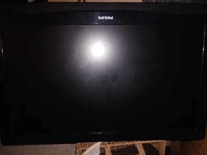Televisão 23' LED sem controle 