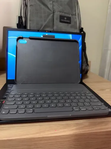 Teclado e capa Logitech para IPad 10 e 11